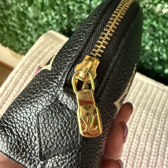 Louis Vuitton Black Empriente Leather Cosmetic Bag - Picture 8 of 10
